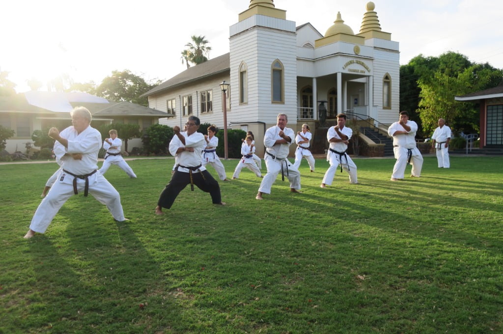 Lahaina Shotokan Karate Dojo - Kata Tekki Shodan